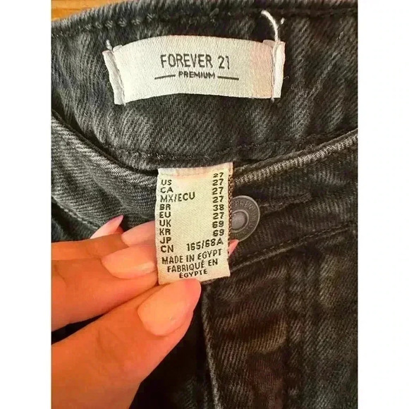 Forever 21 Distressed Ripped Straight Leg Mom Fit High Rise Black Jeans Size 27 - Picture 4 of 6